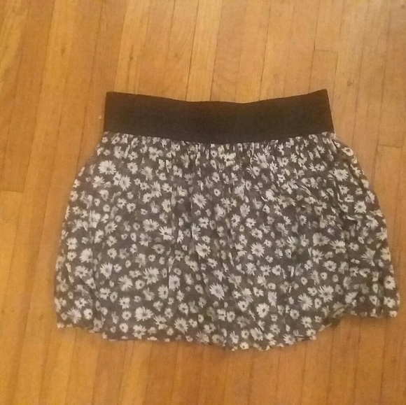 American Eagle Outfitter Flared Skirt - Picture 4 of 6